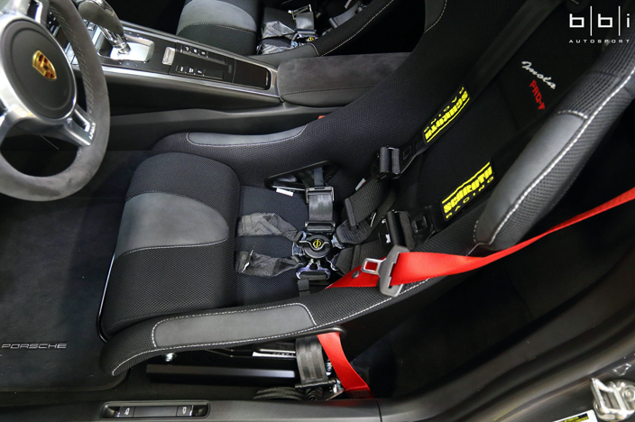 image of seat bbi autosport installed on porsche with 6 point harness